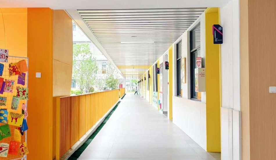 Maintenir la propreté du campus : Jiechi au service de l'école Songjiang Aiju